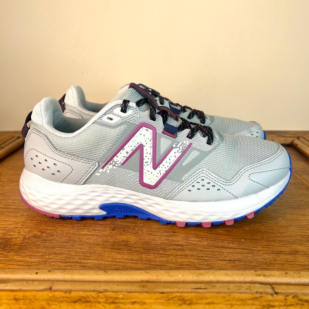 New Balance Women’s 410v8 Trail Runner Running Shoes Size 9.5 Grey Plum Blue